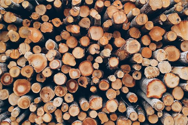 What does it mean to dream of carrying firewood into the house? What does it mean to dream of carrying firewood into the house?