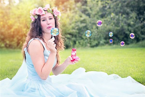 What does it mean to dream of blowing bubbles? What does it mean to dream of blowing bubbles?
