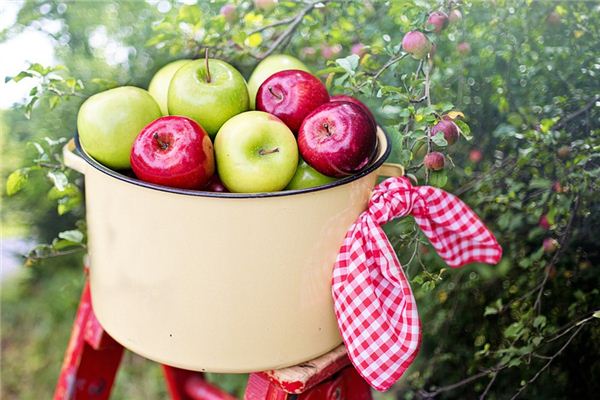 What does it mean to dream of picking apples? What does it mean to dream of picking apples?