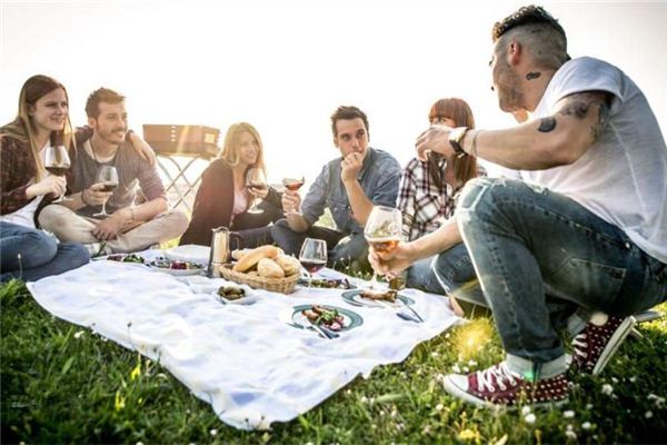 Dreaming of having a picnic with others