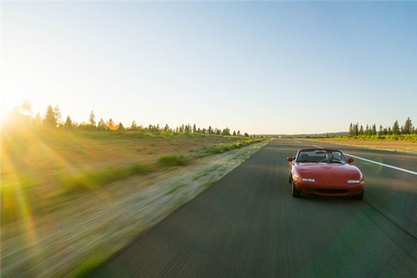 What does it mean to dream of driving a sports car? What does it mean to dream of driving a sports car?