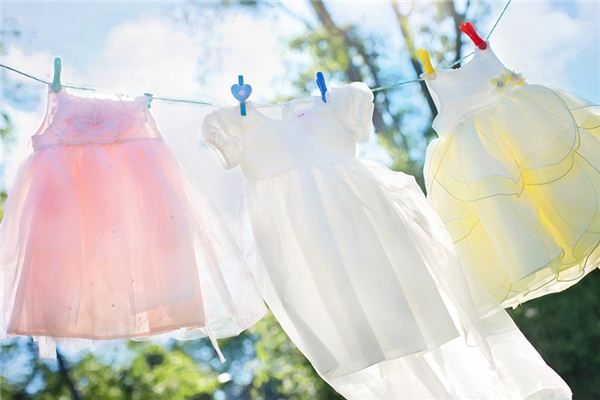 What does it mean to dream about wearing clothes? What does it mean to dream about wearing clothes?