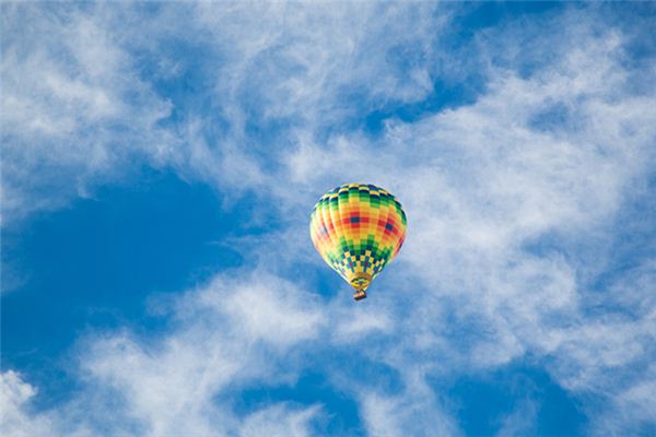 What does it mean to dream of riding in a hot air balloon? What does it mean to dream of riding in a hot air balloon?