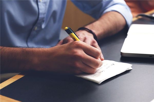 What does it mean to dream about looking for a job? What does it mean to dream about looking for a job?