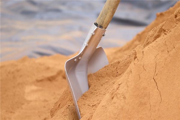 What does it mean to dream of digging a hole? What does it mean to dream of digging a hole?
