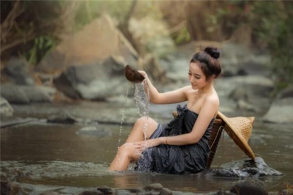 What does it mean to dream of a woman taking a bath? What does it mean to dream of a woman taking a bath?