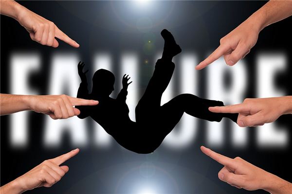 What does it mean to dream of hitting someone? What does it mean to dream of hitting someone?