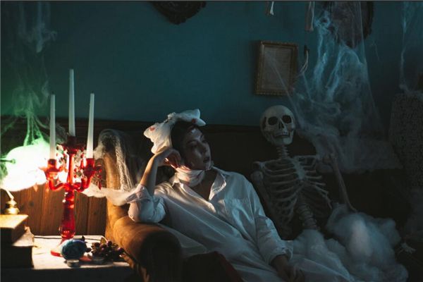 Dreaming of a recently deceased elderly person entrusting you with matters