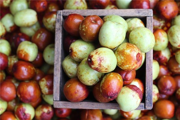 What does it mean to dream of stealing green dates? What does it mean to dream of stealing green dates?