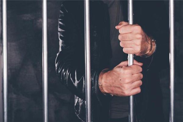 I dreamed that my father was sentenced to prison. I dreamed that my father was sentenced to prison.