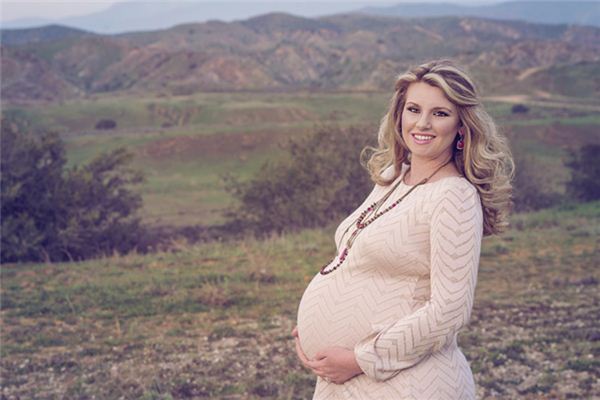 What does it mean to dream of being pregnant with twins (a boy and a girl)? What does it mean to dream of being pregnant with twins (a boy and a girl)?