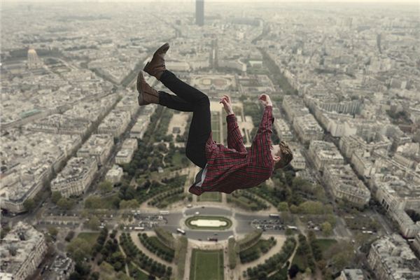 What does it mean to dream of attempting to fall from a building? What does it mean to dream of attempting to fall from a building?