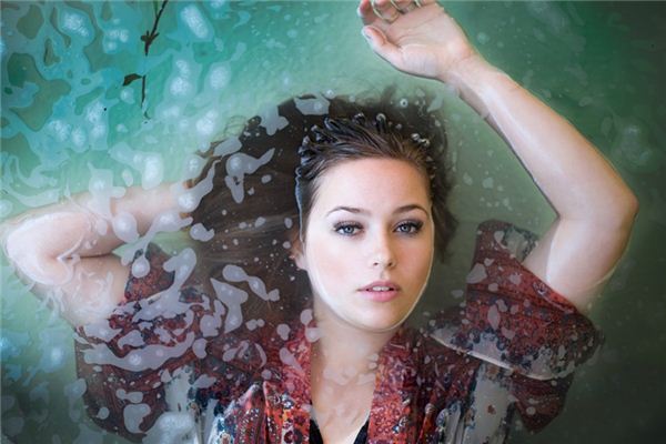 What does it mean to dream of having a pale face? What does it mean to dream of having a pale face?