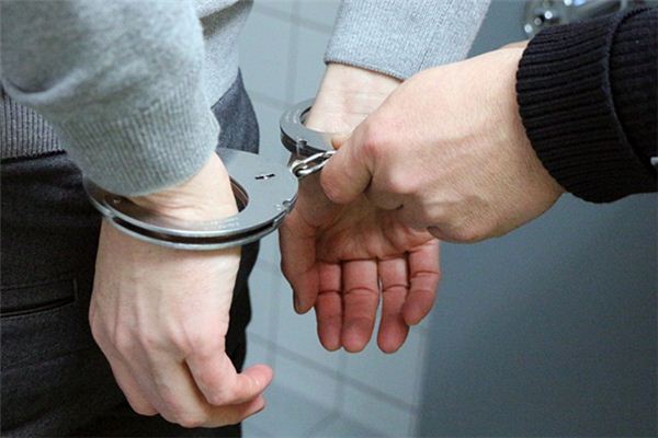 What does it mean to dream of a relative committing a crime? What does it mean to dream of a relative committing a crime?