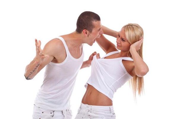I dreamed of being beaten by my husband and boyfriend.