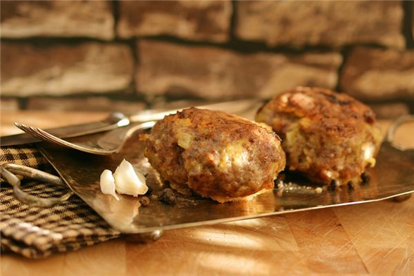 What does it mean to dream of eating meatballs? What does it mean to dream of eating meatballs?