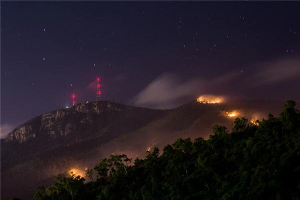 Dreaming of a mountain fire Dreaming of a mountain fire