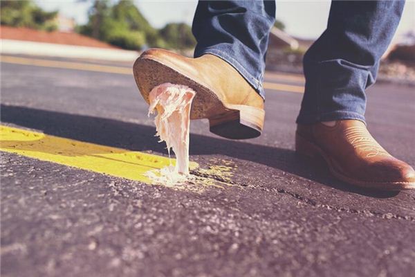 What does it mean to dream of stepping in poop? What does it mean to dream of stepping in poop?