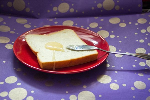 What does it mean to dream of breaking a plate? What does it mean to dream of breaking a plate?
