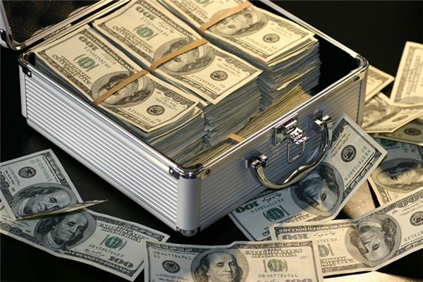 What does it mean to dream of a relative getting rich? What does it mean to dream of a relative getting rich?