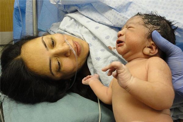 Dreaming of giving birth