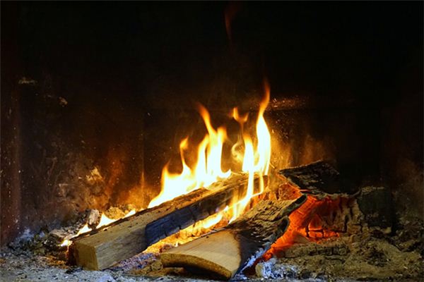 What does it mean to dream of burning firewood and starting a fire? What does it mean to dream of burning firewood and starting a fire?