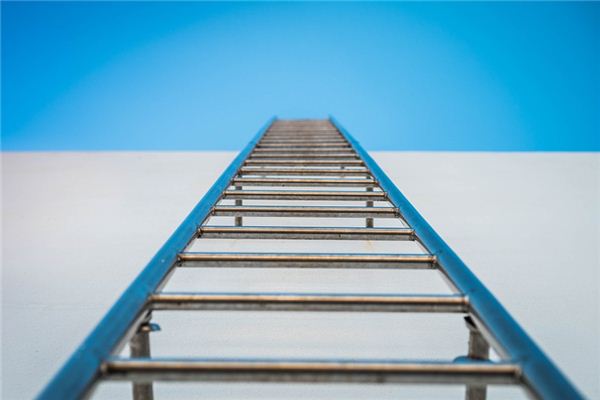 What does it mean to dream of climbing a ladder? What does it mean to dream of climbing a ladder?
