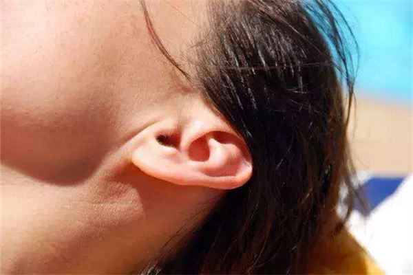 Dreaming of bleeding ears Dreaming of bleeding ears