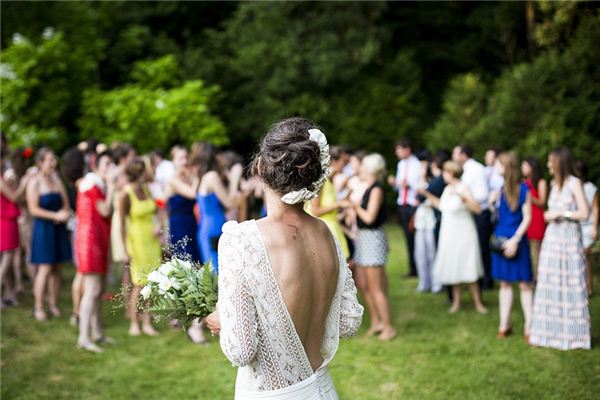 What does it mean to dream of a happy event? What does it mean to dream of a happy event?
