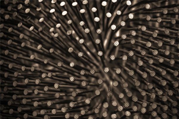 What does it mean to dream of picking up nails? What does it mean to dream of picking up nails?
