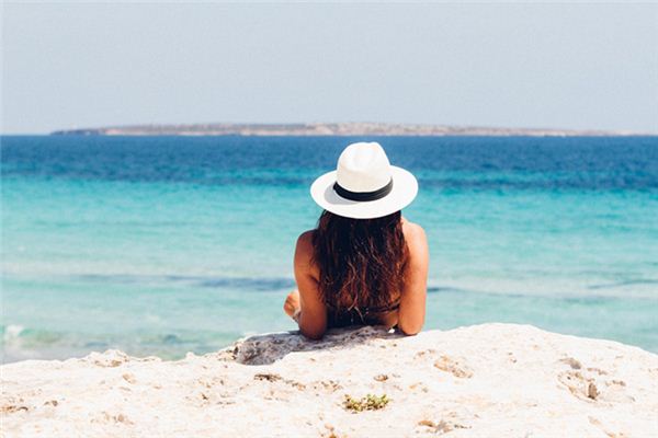 What does it mean to dream of wearing a hat? What does it mean to dream of wearing a hat?