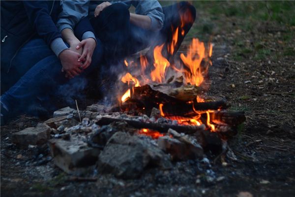What does it mean to dream of starting a fire? What does it mean to dream of starting a fire?