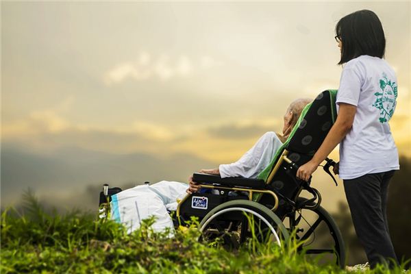 What does it mean to dream of visiting someone in the hospital? What does it mean to dream of visiting someone in the hospital?