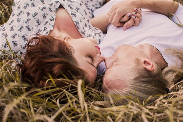 What does it mean to dream about having an affair? What does it mean to dream about having an affair?