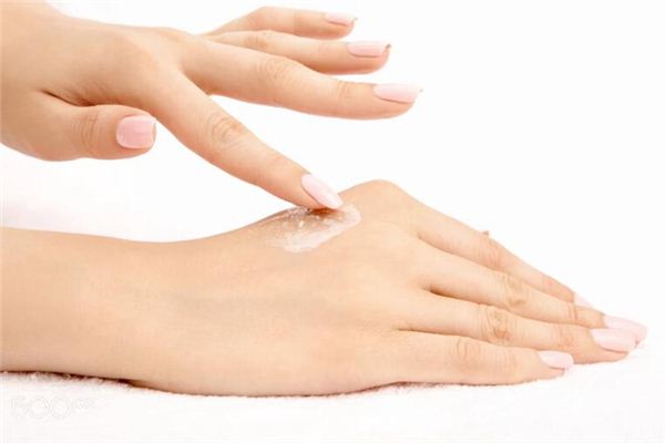 What does it mean to dream of peeling skin on your hands? What does it mean to dream of peeling skin on your hands?