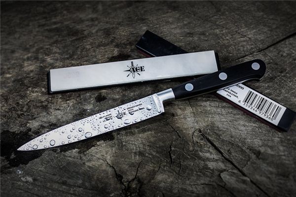 I dreamt that someone was chasing me with a knife. I dreamt that someone was chasing me with a knife.