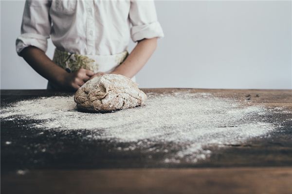 What does it mean to dream of kneading dough? What does it mean to dream of kneading dough?