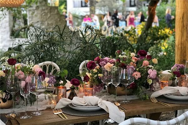 What does it mean to dream of a wedding banquet? What does it mean to dream of a wedding banquet?