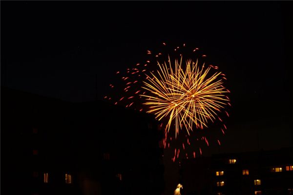 What does it mean to dream of setting off firecrackers? What does it mean to dream of setting off firecrackers?