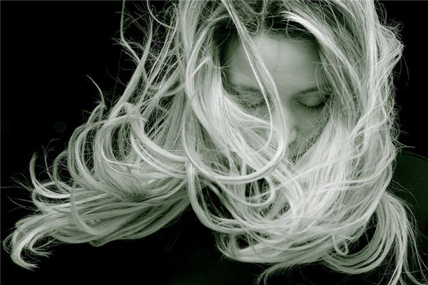What does it mean to dream of losing a clump of hair? What does it mean to dream of losing a clump of hair?