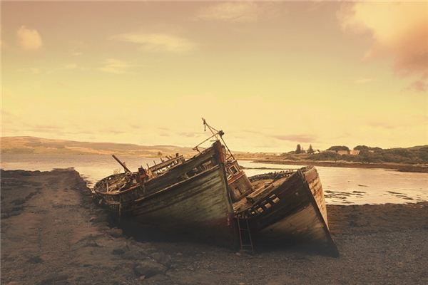 What does it mean to dream of a ship running aground? What does it mean to dream of a ship running aground?