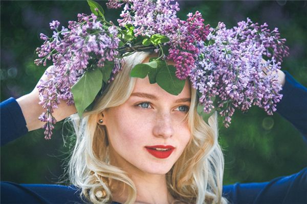 What does it mean to dream of wearing a flower wreath? What does it mean to dream of wearing a flower wreath?