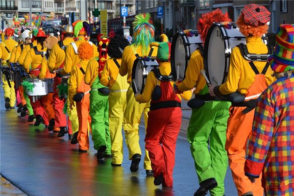 What does it mean to dream about dressing up? What does it mean to dream about dressing up?