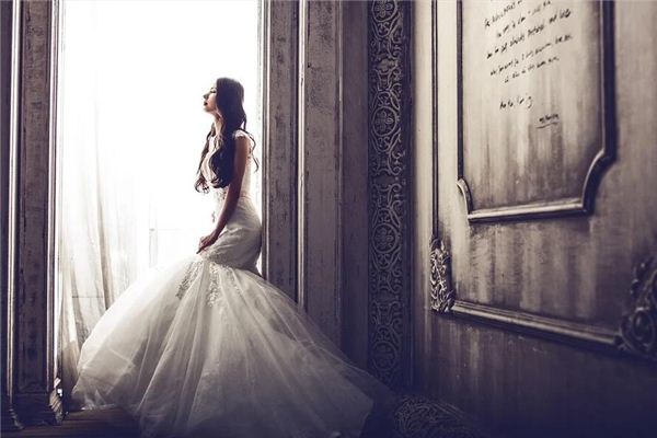 Dreaming of someone else wearing a wedding dress