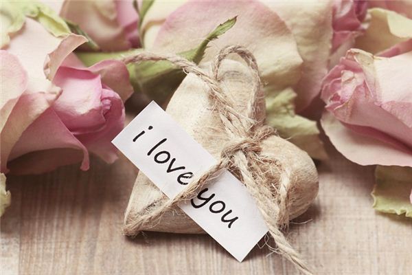 What does it mean to dream of expressing love? What does it mean to dream of expressing love?