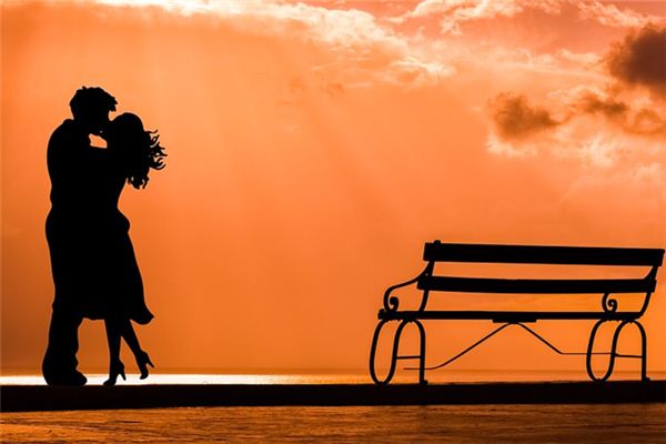 What does it mean to dream of kissing your wife? What does it mean to dream of kissing your wife?