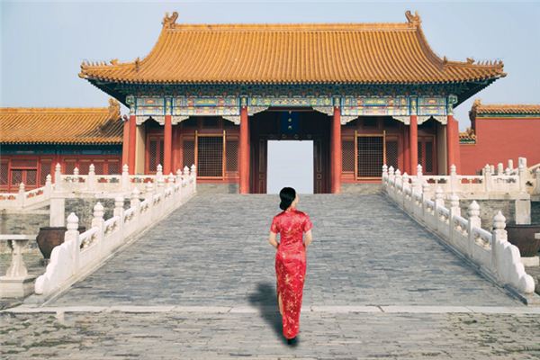 What does it mean to dream of wearing a cheongsam? What does it mean to dream of wearing a cheongsam?