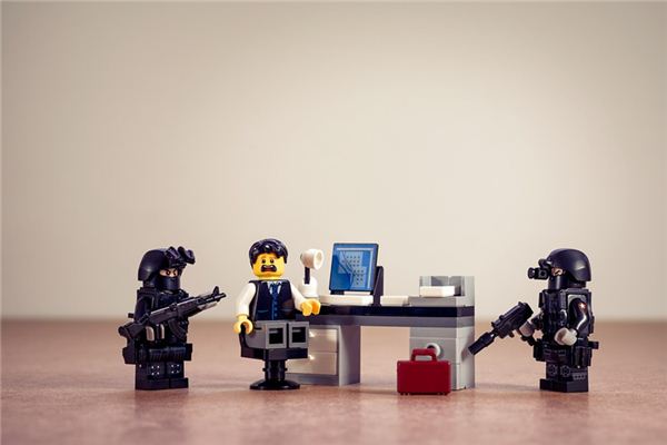 What does it mean to dream of being arrested? What does it mean to dream of being arrested?