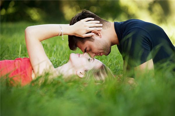 What does it mean to dream of flirting? What does it mean to dream of flirting?
