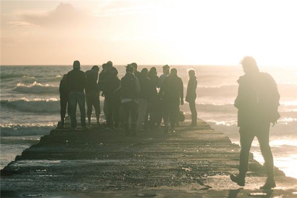 What does it mean to dream of visiting someone? What does it mean to dream of visiting someone?